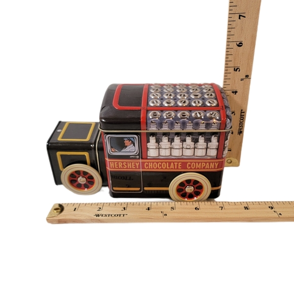 Hershey’s Chocolate Company Milk Truck Tin 2000 Vehicle Collection #1 Tin - Picture 7 of 7
